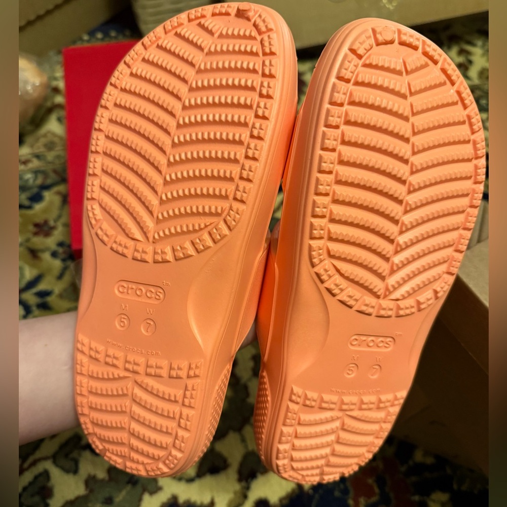 CROCS Peach-Toned Clog Sole Detail - Picture 4 of 5